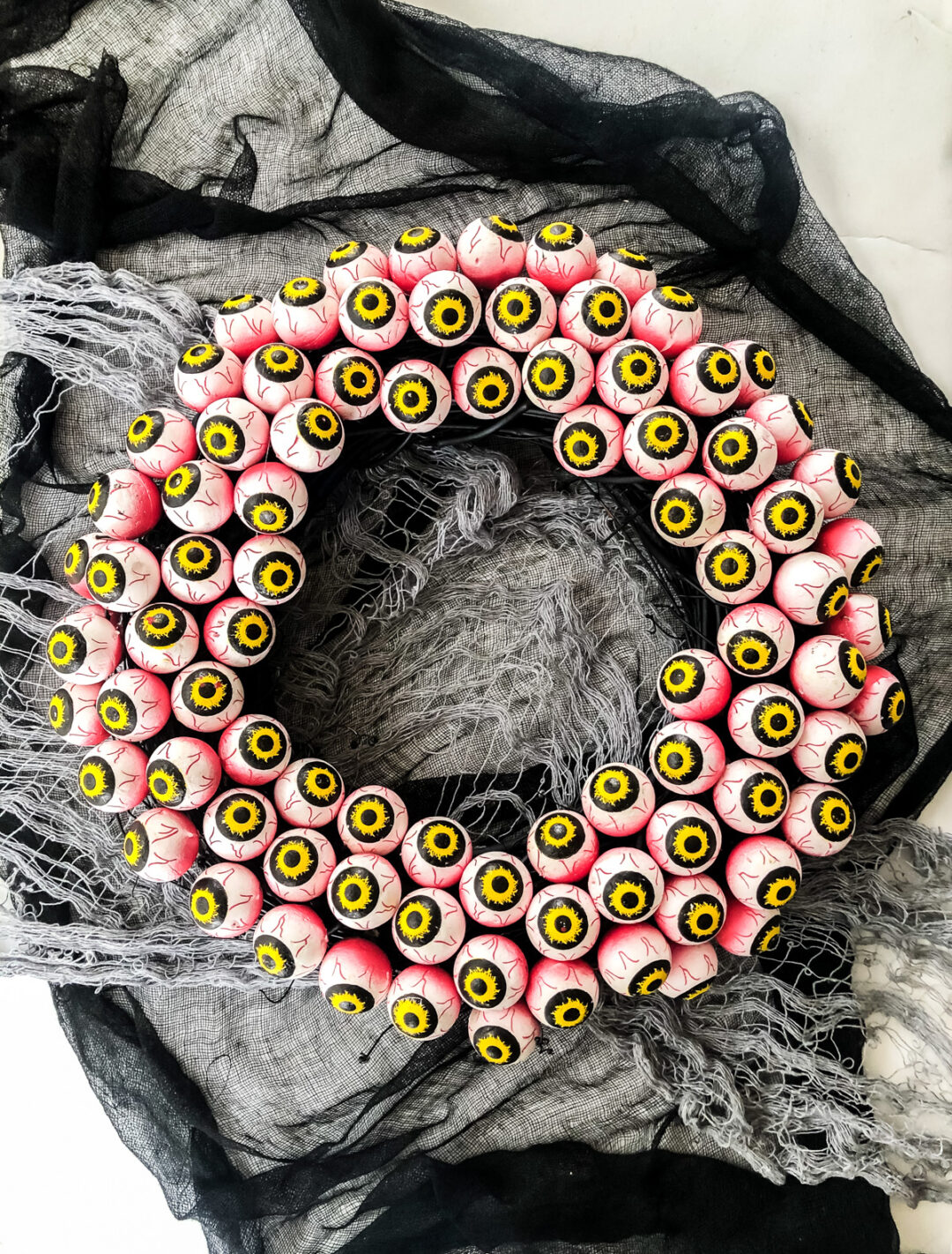 Spooky Eyeball Wreath A Pretty Life In The Suburbs