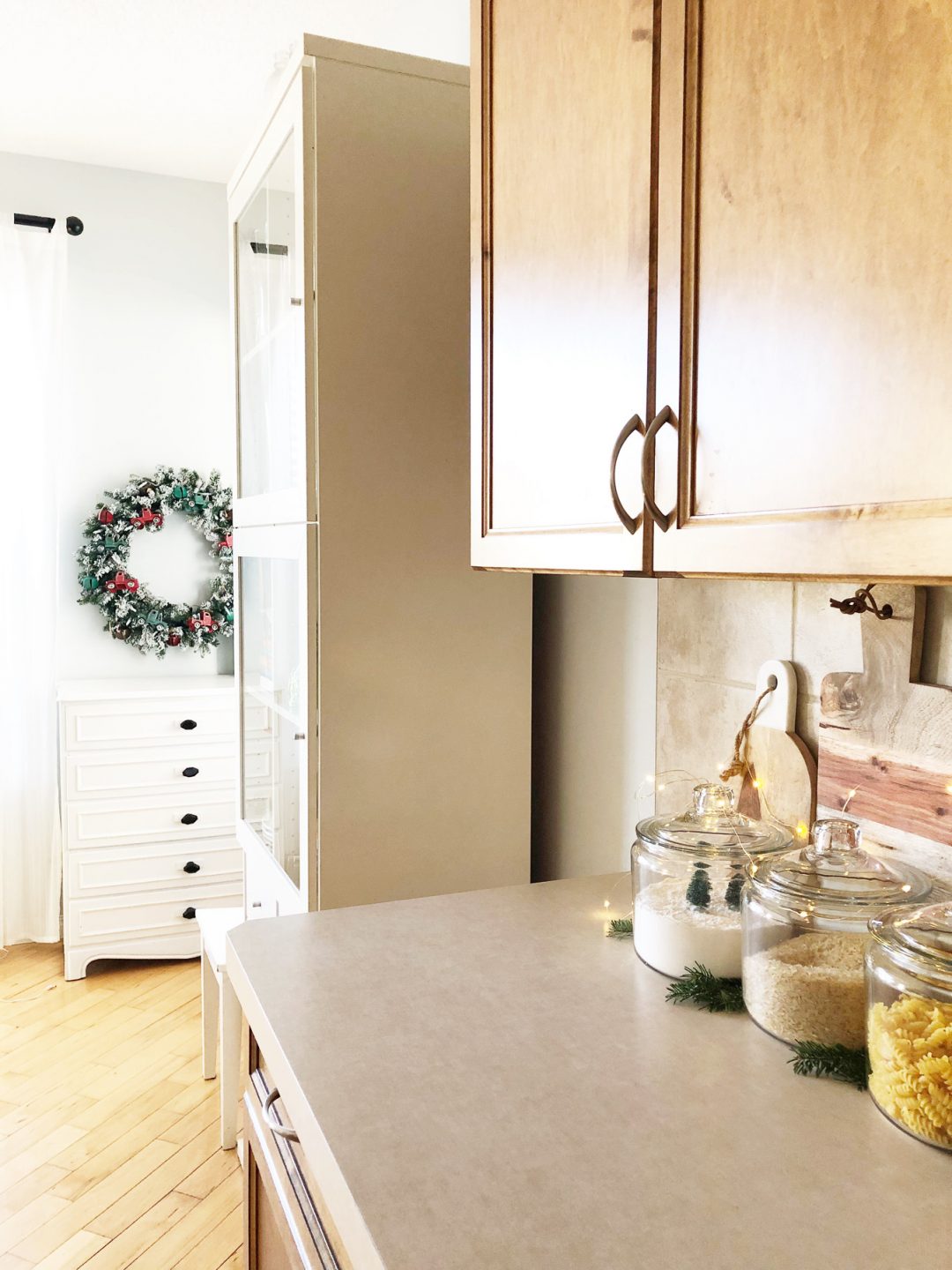Classic Canadian Christmas Home Tour - A Pretty Life In The Suburbs