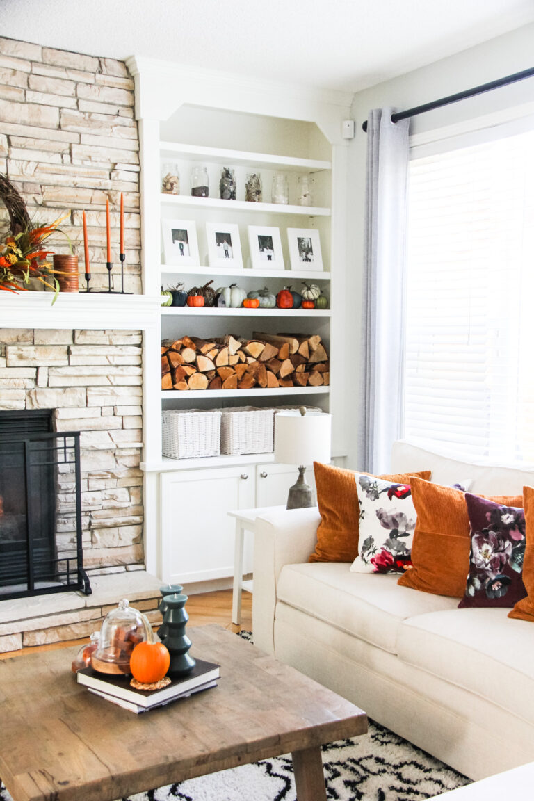 Fall Home Tour with Traditional Fall Colours - A Pretty Life In The Suburbs