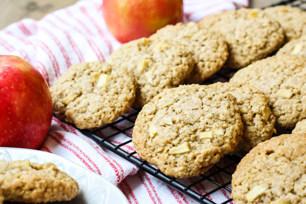Cinnamon Apple Oatmeal Cookies A Pretty Life In The Suburbs